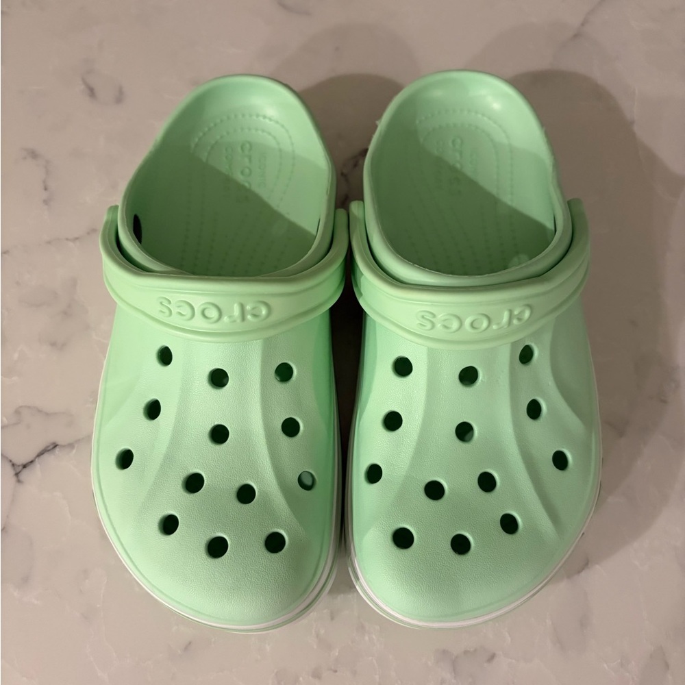 Women’s Light Green Bayaband Crocs Size 8